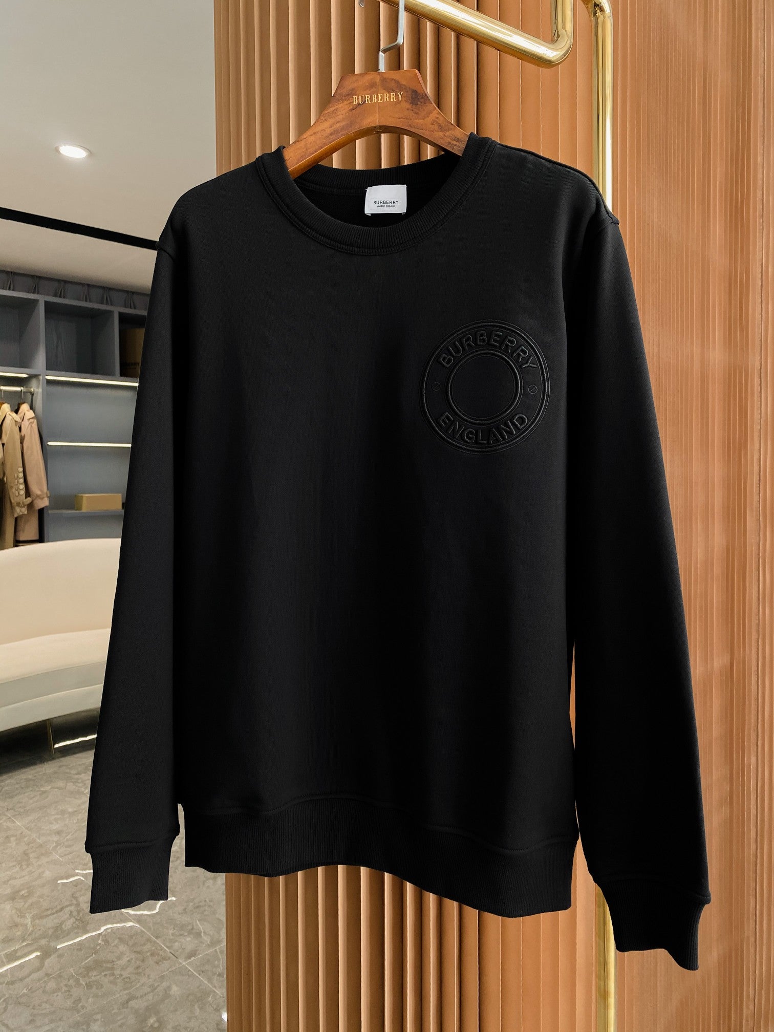 Premium Cotton Round-Neck Sweatshirt with Embroidery - Casual Fashion