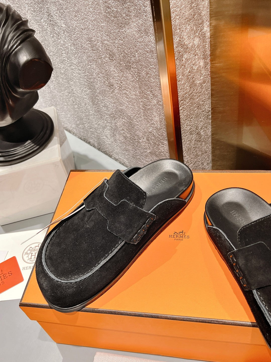 HermÃ¨s Half-Drag Slippers - Stylish & Comfortable Couples' Footwear