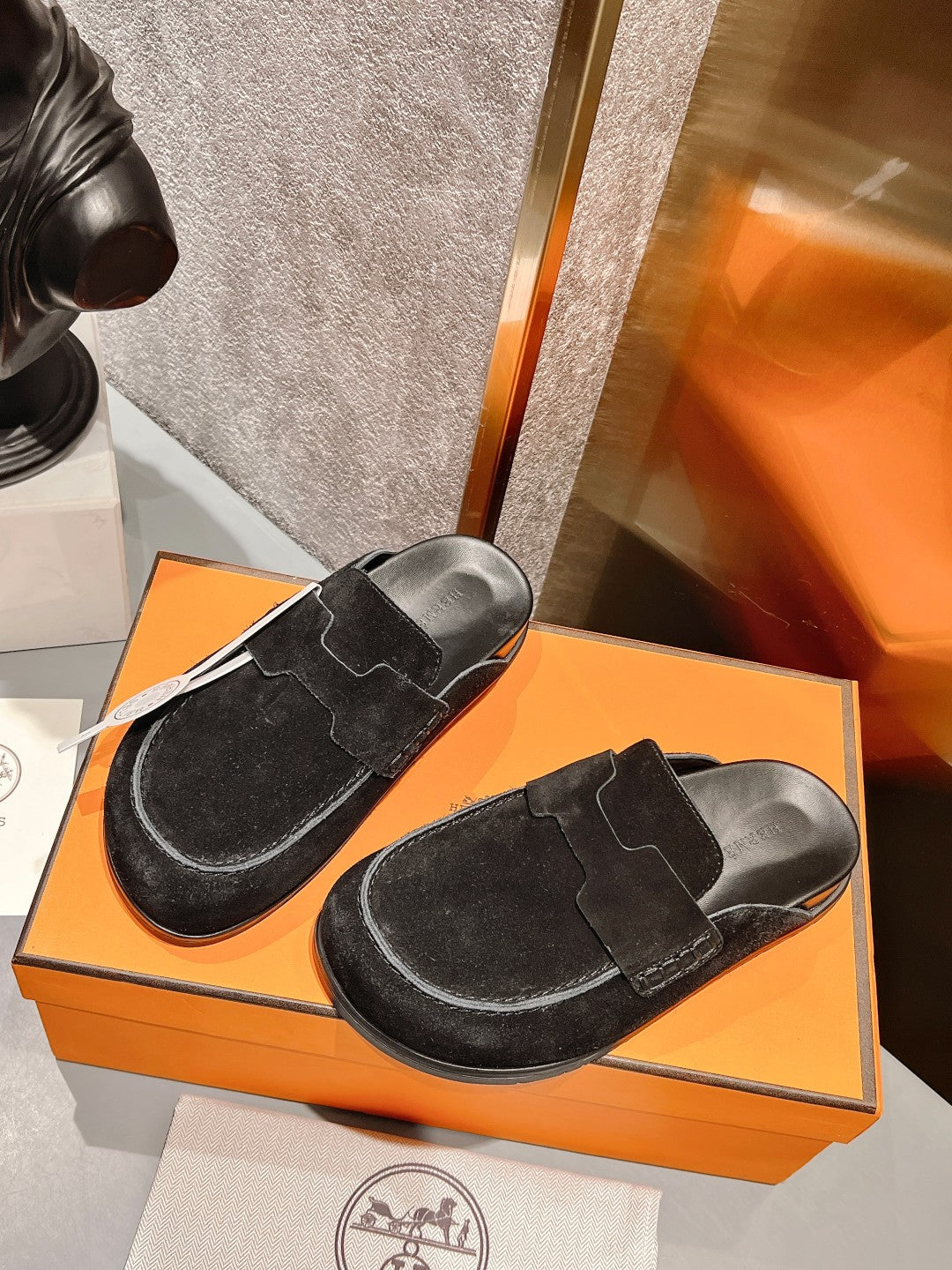 HermÃ¨s Half-Drag Slippers - Stylish & Comfortable Couples' Footwear