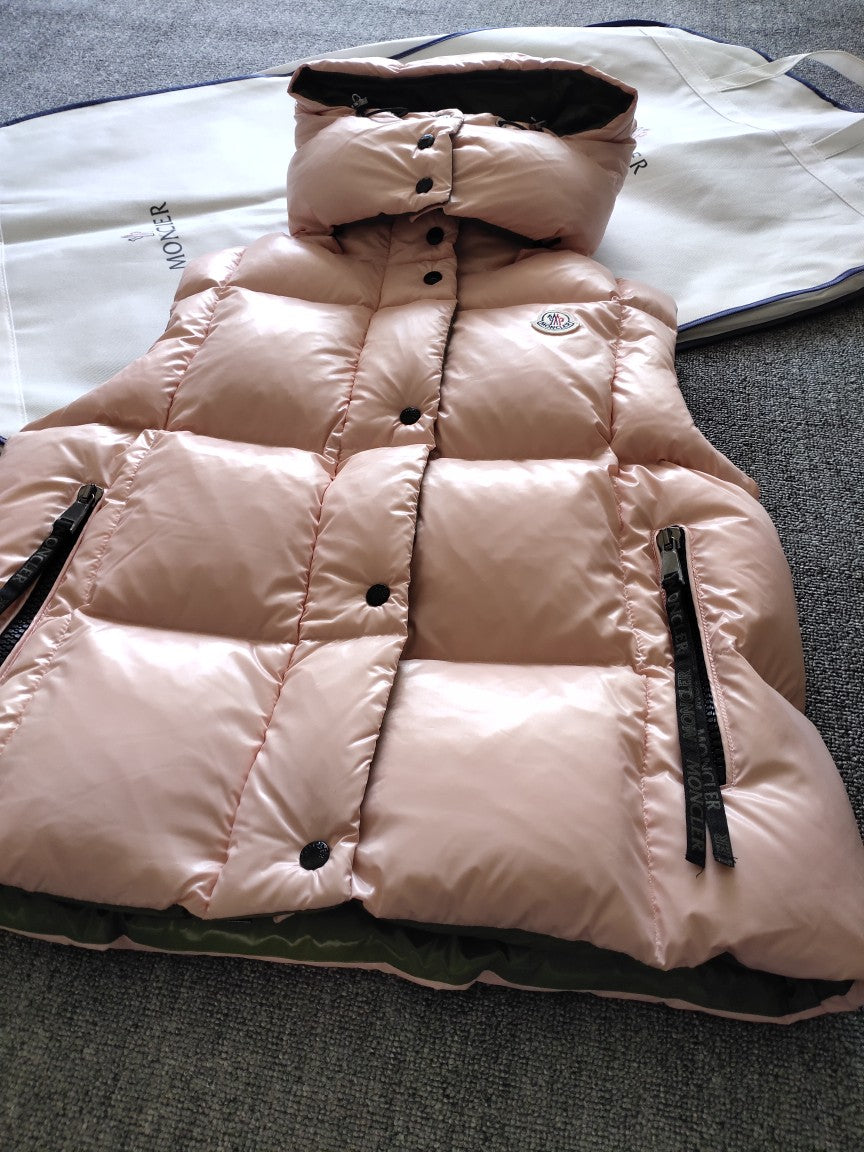 Moncler Luzule Women's Classic Short Down Vest - High-Quality Insulation