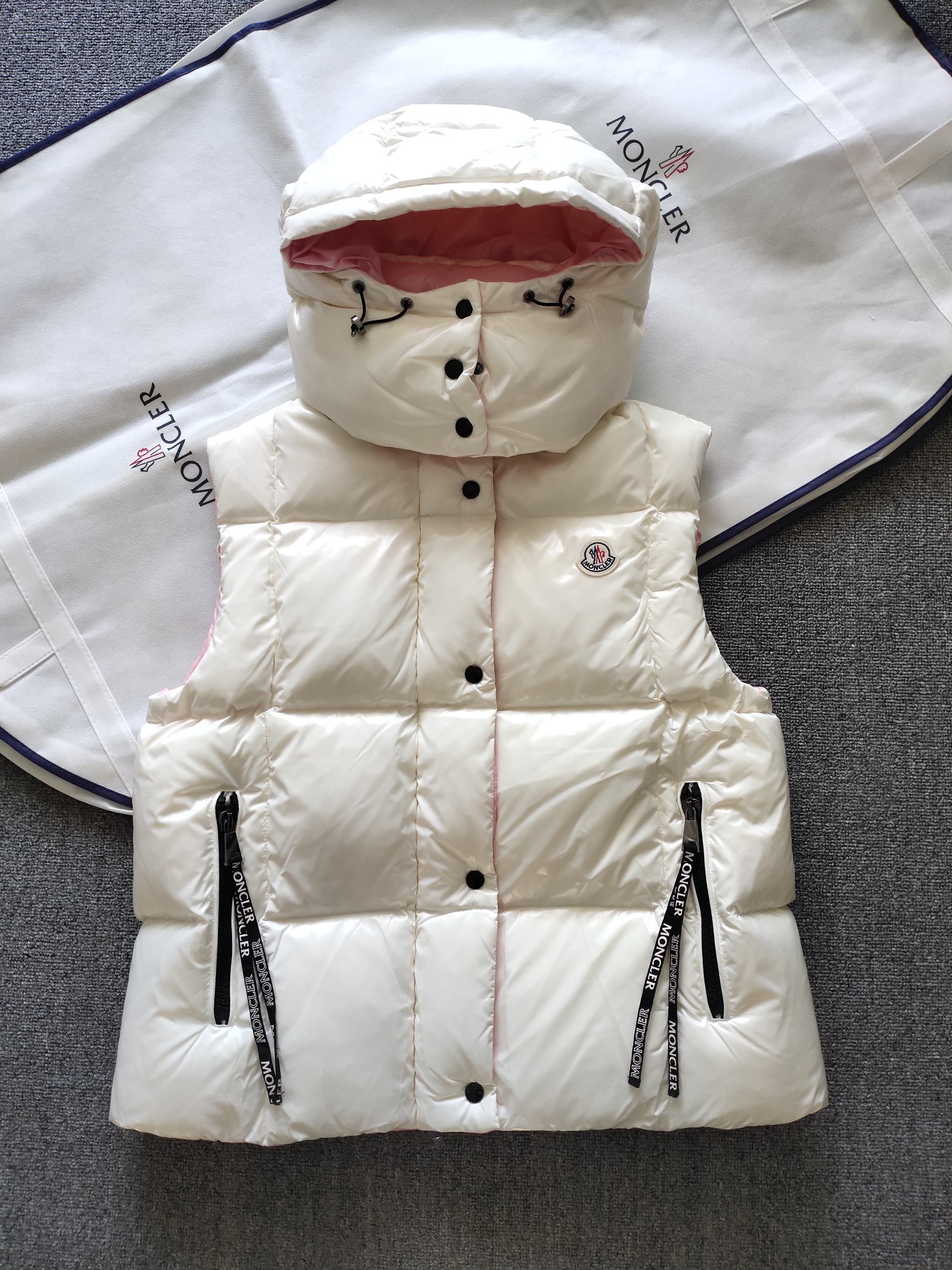 Moncler Luzule Women's Classic Short Down Vest