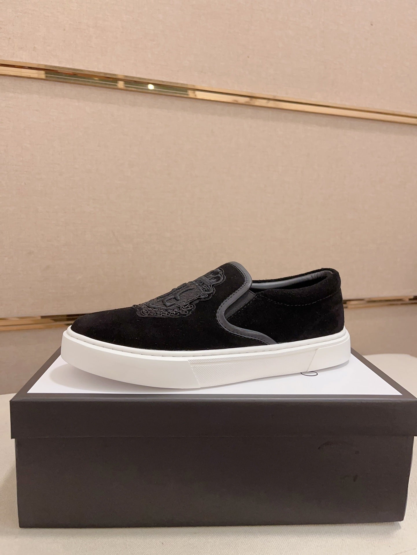 Trendy Gucci Hedgehog-Inspired Shoes for Fashion Enthusiasts