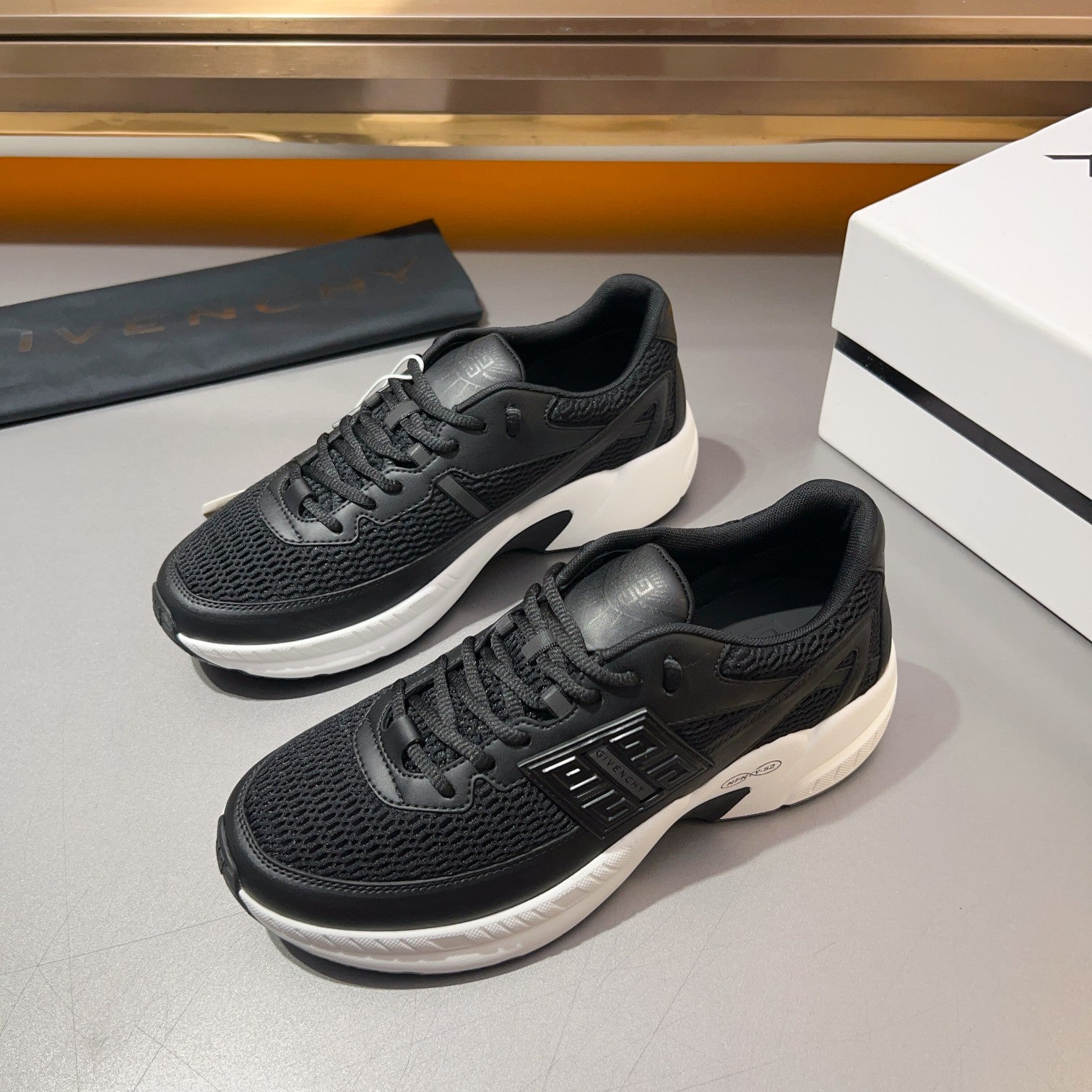 Elevated GIV 1 Men's Casual Sneakers - Stylish Thick-Soled Design