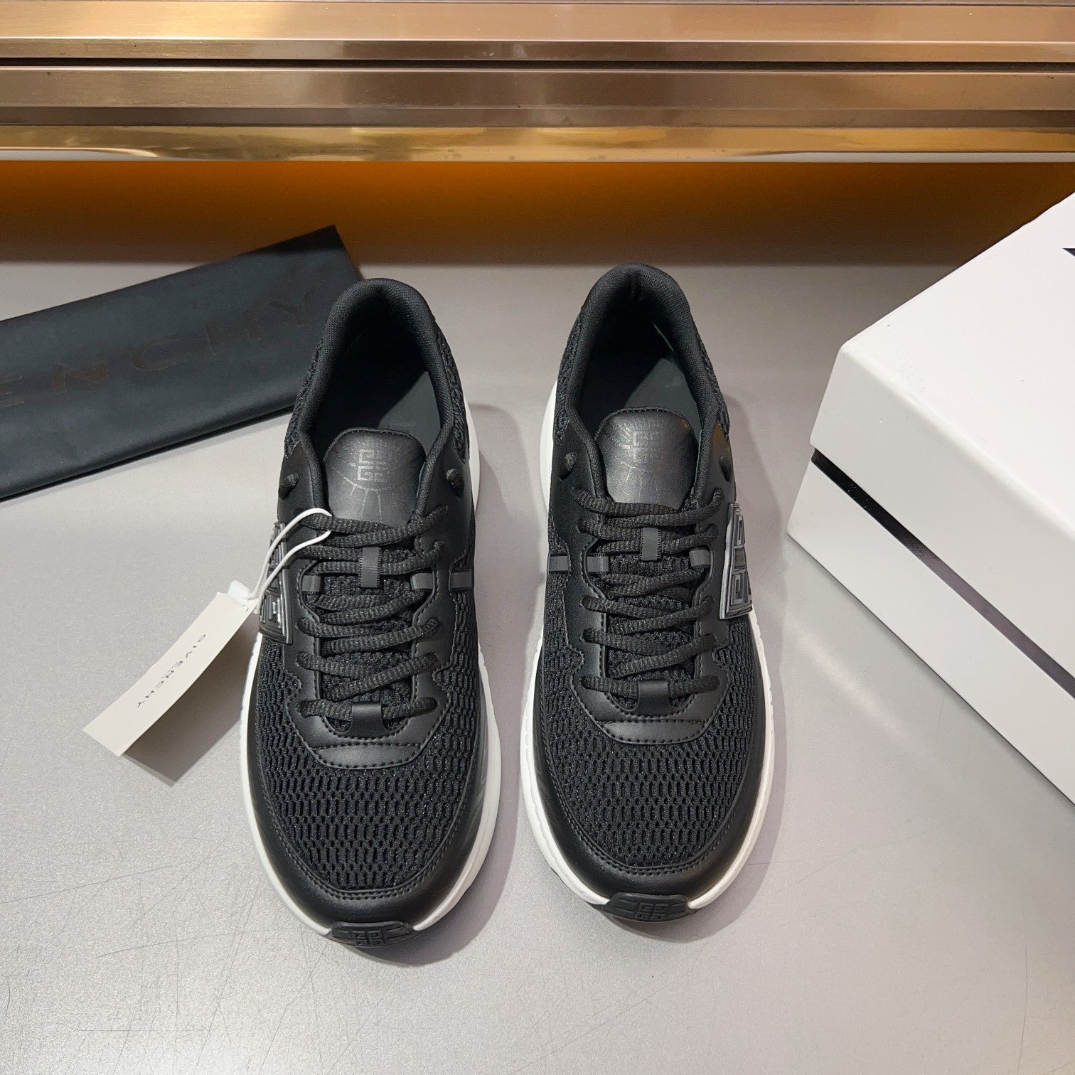 Elevated GIV 1 Men's Casual Sneakers - Stylish Thick-Soled Design