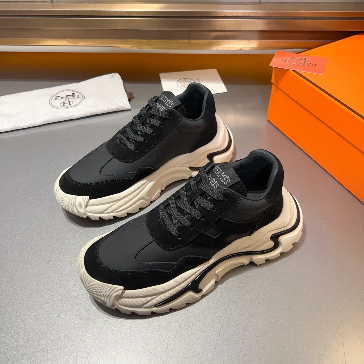 HermÃ¨s Hugo Men's Thick-Soled Sneakers â€“ Stylish & Comfortable