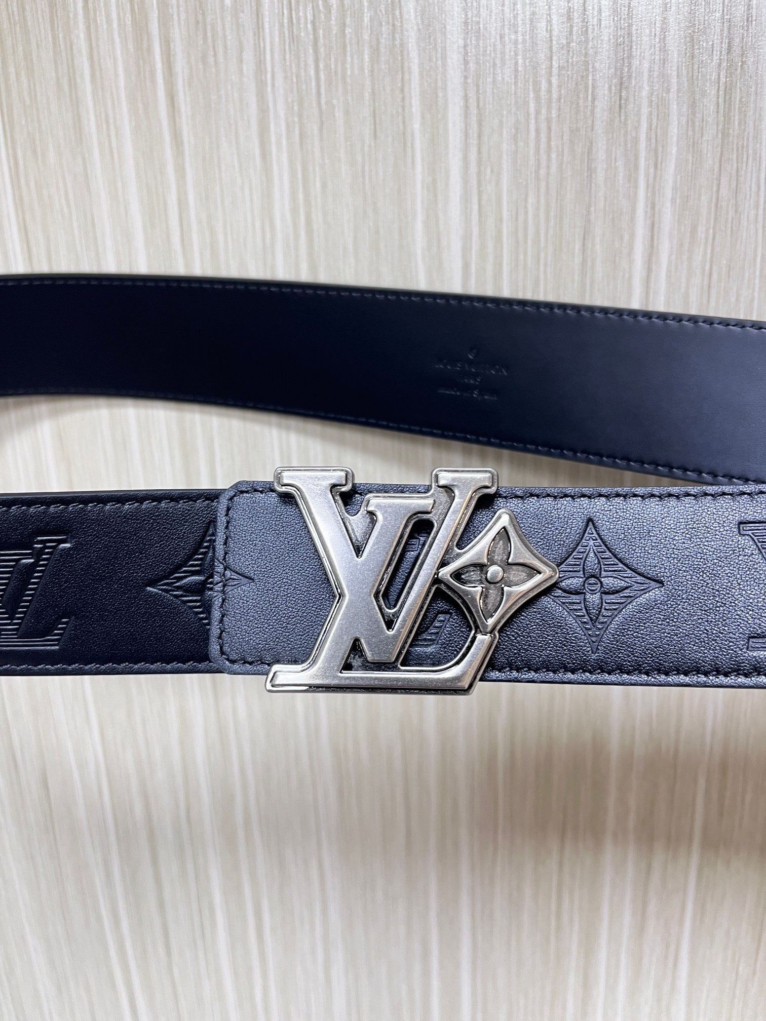 Calf Embossed Reversible Belt with High-Quality Wire Buckles