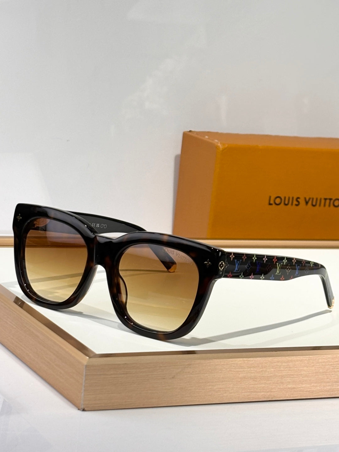 LOUI* Z2725W Stylish Eyewear - Size 54-17-145