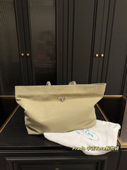 Pre-Owned Prada Tote Shopping Bag - Size 37.30