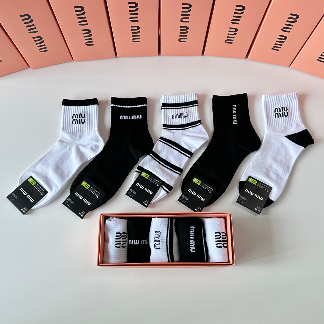 MiuMiu Mid-Length Fashion Socks â€“ 5 Pairs Gift Box
