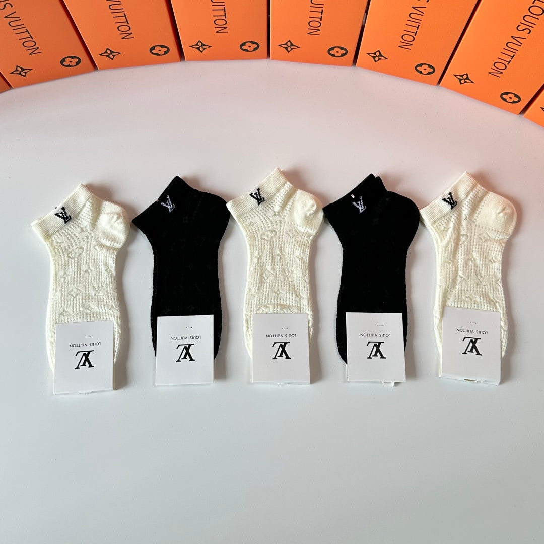 Louis Vuitton Classic Short and Medium Pile Socks - 5 Pairs Gift Box