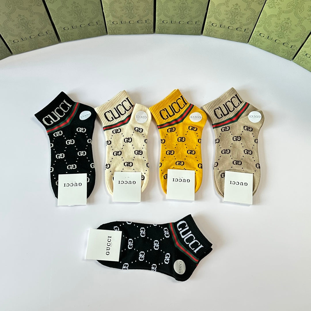 Gucci Short and Medium Style Pile Socks - Five Pair Set