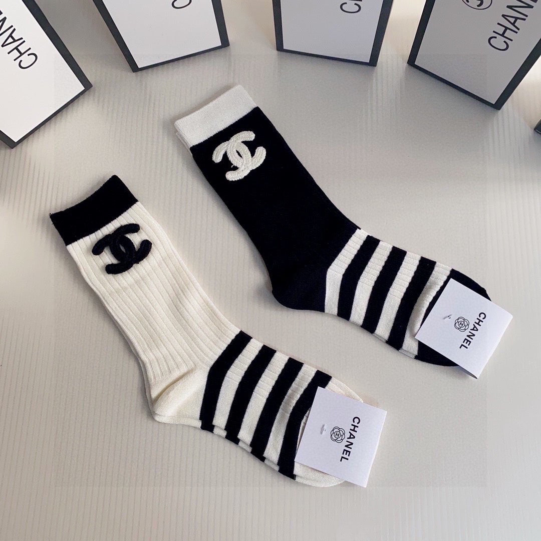Luxury Cashmere Mid-Length Socks - Stylish & Cozy Essentials