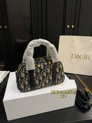Dior Classic Pillow Bag - Stylish Versatility in Black