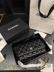 Classic Chanel-Inspired Sheepskin Pattern Chain Bag