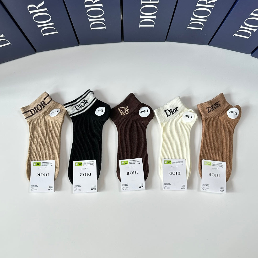 DIOR Medium & Short Pile Socks - 5-Pack for Stylish Fashionistas