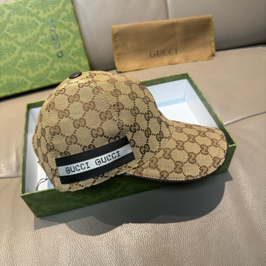 Gucci Spring/Summer Baseball Cap with Logo Webbing