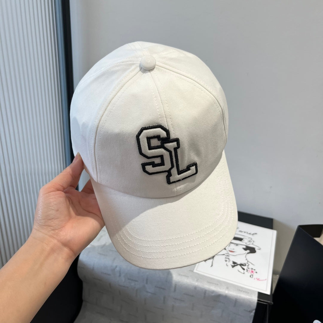 Trendy Canvas Peaked Cap for Stylish Everyday Wear