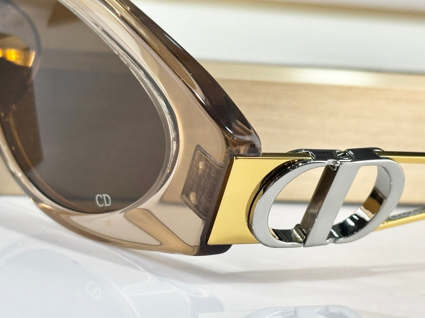 DIOR 30 Montaigne B6I - Luxurious Leather Handbag