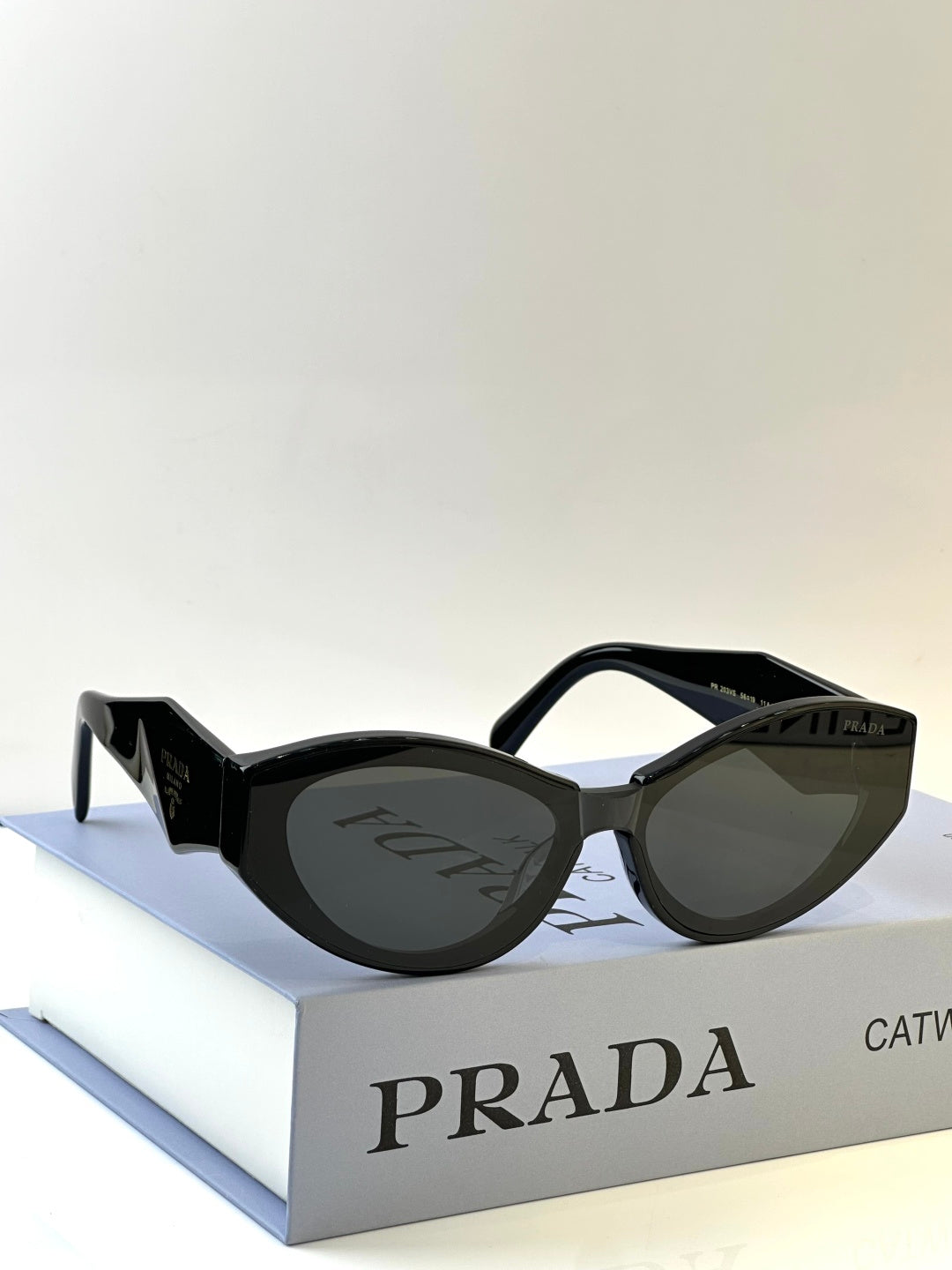 PRAD PR 203VS Stylish Cap - Perfect Fit and Trendy Design