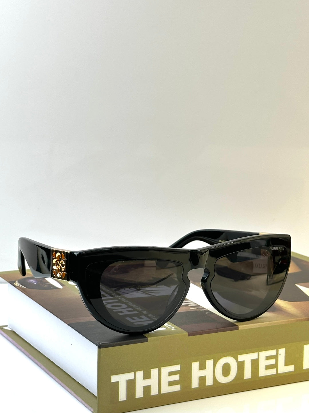 Burberry BE4422U Classic Cap - Fashionable and Comfortable