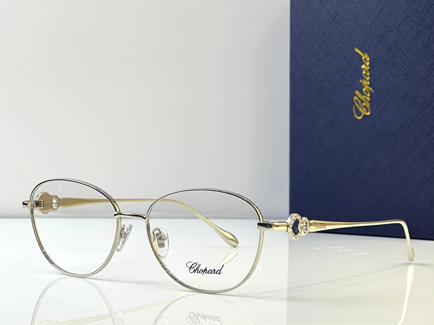 Stylish Oval Frame Eyeglasses - Model VCHL34J