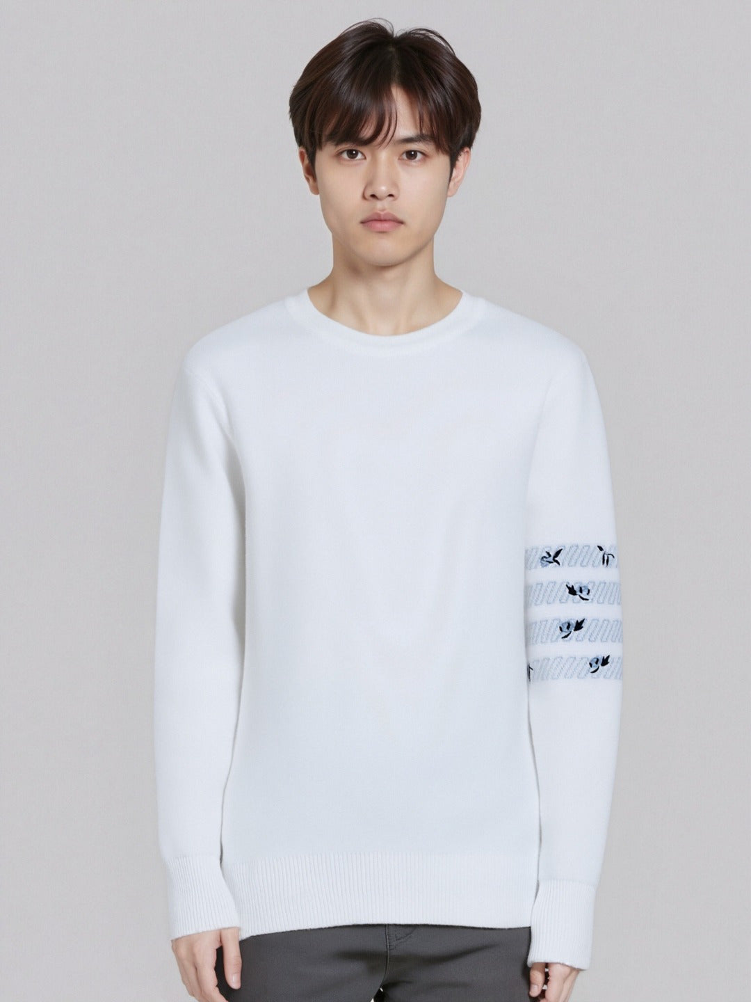 Exclusive Thom Browne TB M41 Striped Rose Embroidered Sweater