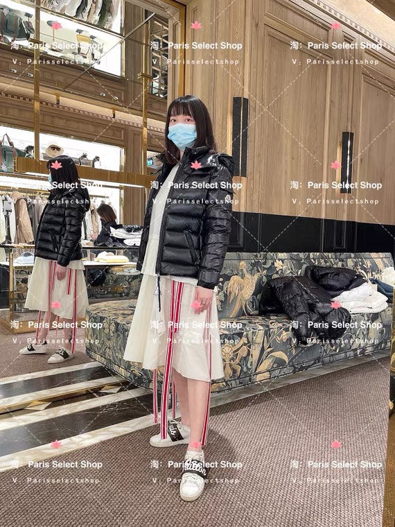 Faye Wong Inspired Women's Short Waist Down Jacket - Classic Black