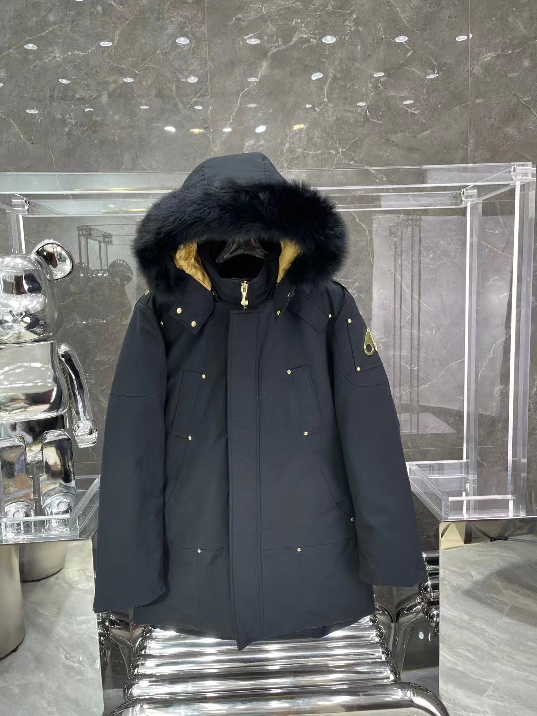 ** Moose Knuckles High-Quality Goose Down Jacket - Luxury Winter Outerwear

**