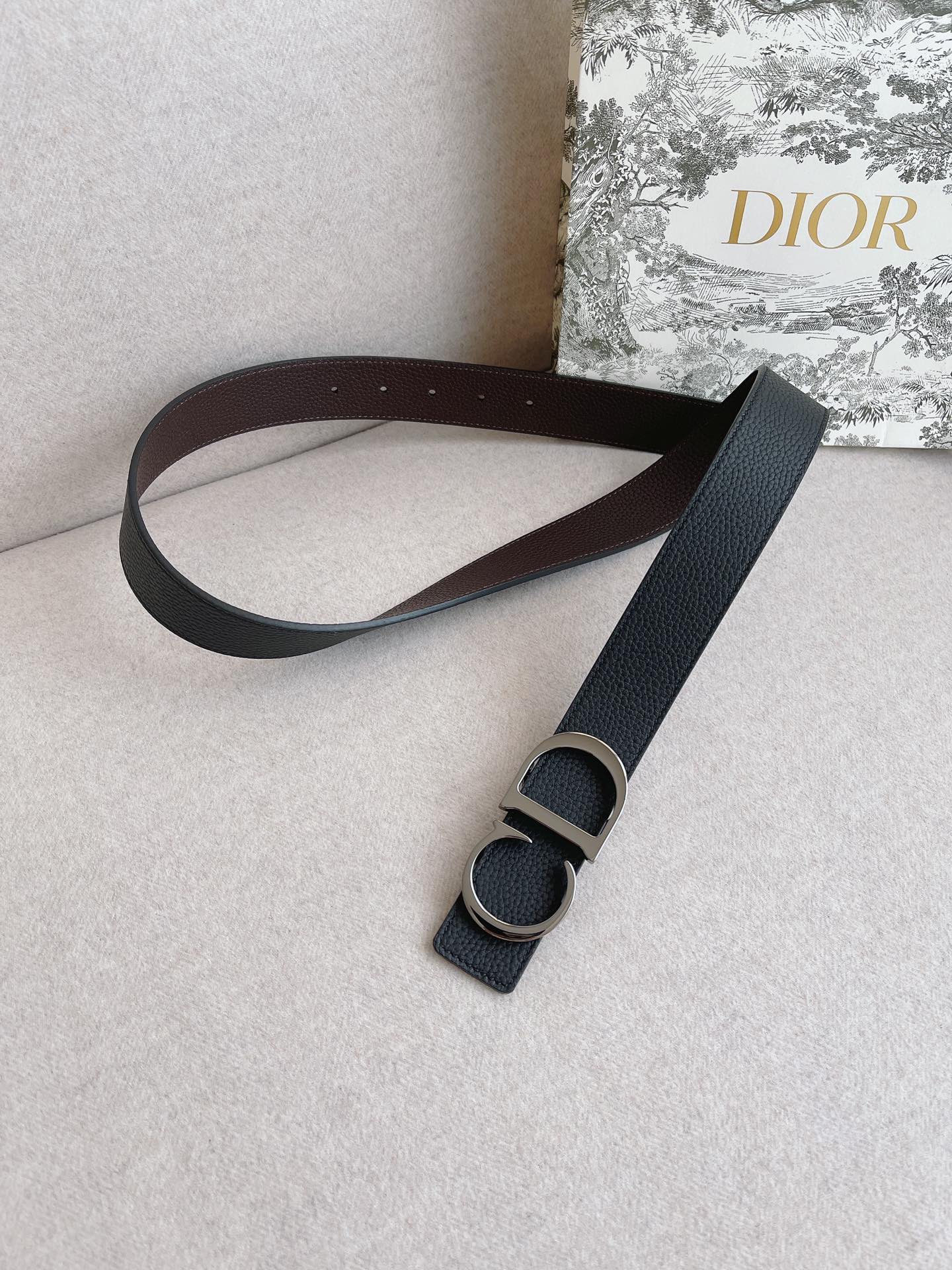 Dior Men's Casual Belt - Stylish and Versatile 35mm