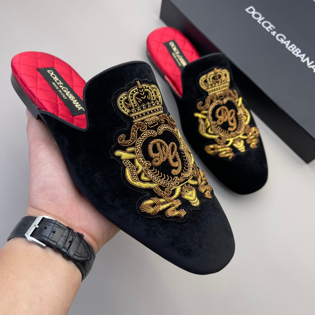 Dolce & Gabbana Hand-Embroidered Silk Velvet One-Piece Tailored Shoes