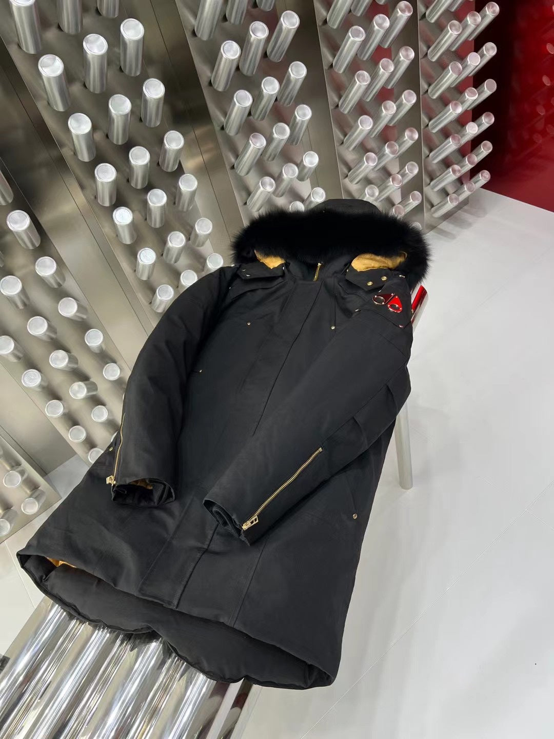 Moose Knuckles High-Quality Down Jacket â€“ Premium Canadian Fashion