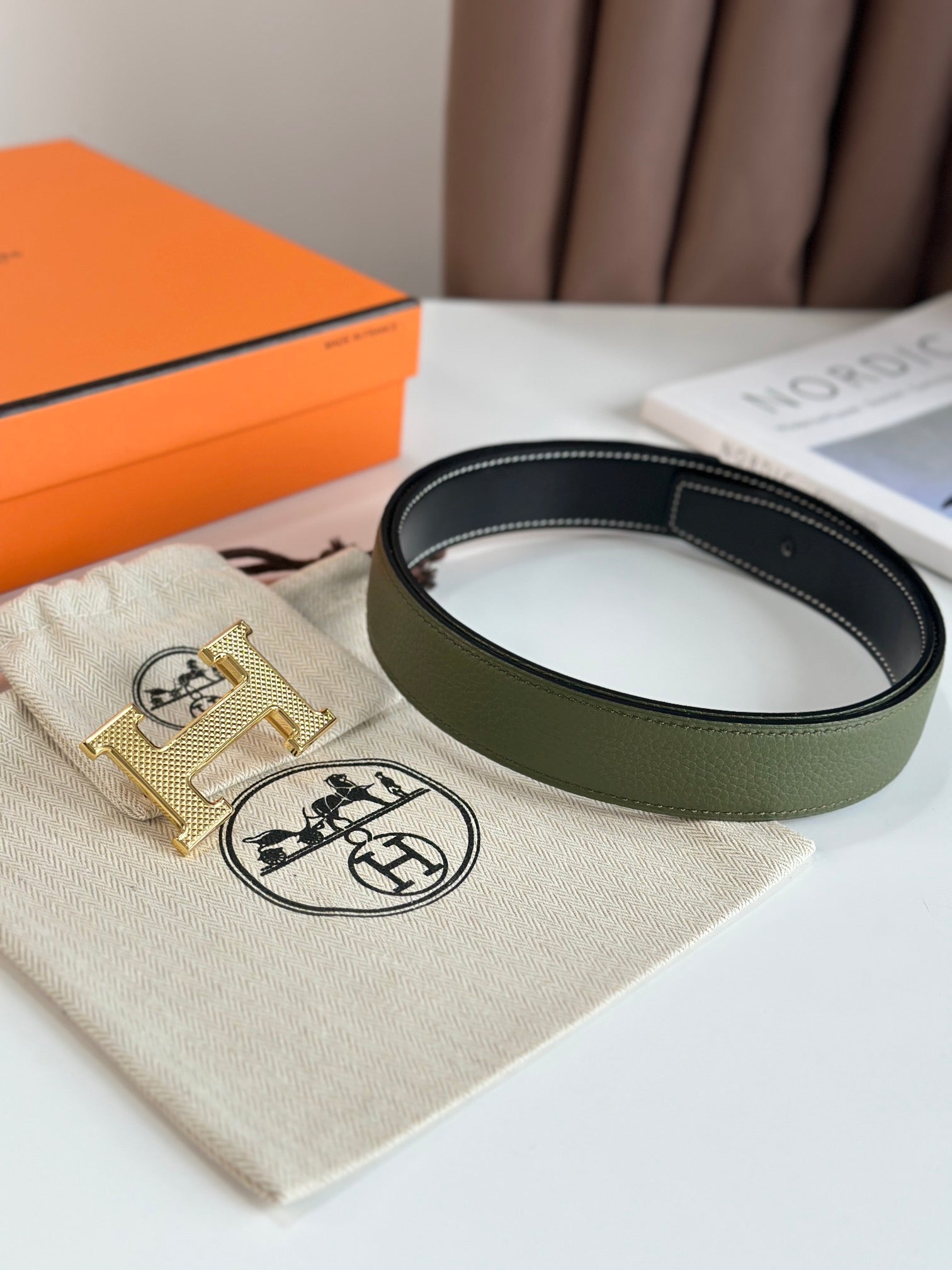 Reversible Leather Strap with H Buckle - Elegant Accessory