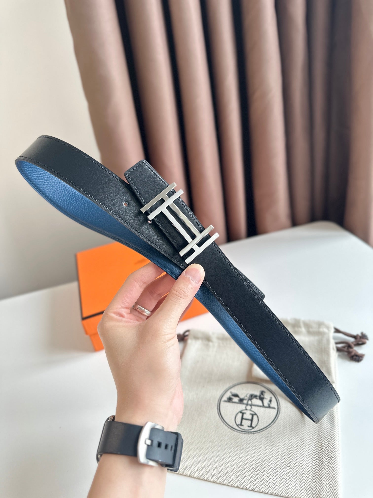 H AU CARRE Togo Leather 32mm Belt in Prussian Blue