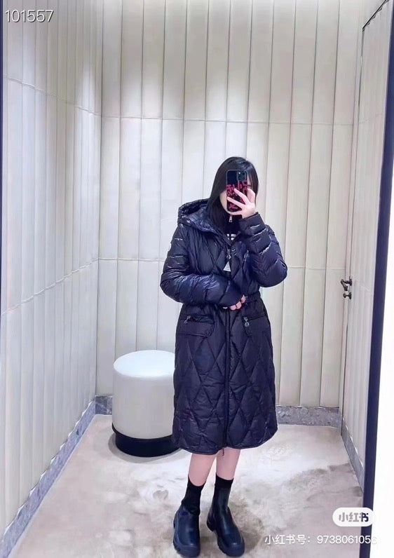 Moncler Women's Serilong Hooded Down Jacket - Luxe Diamond Pattern