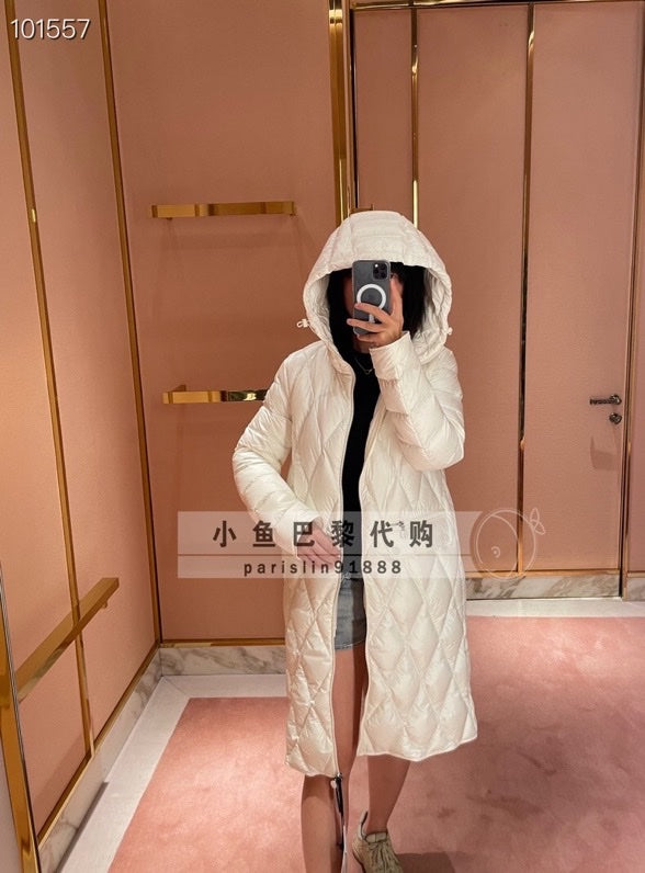 Moncler Serilong Women's Down Jacket - Diamond Pattern & Hooded Design