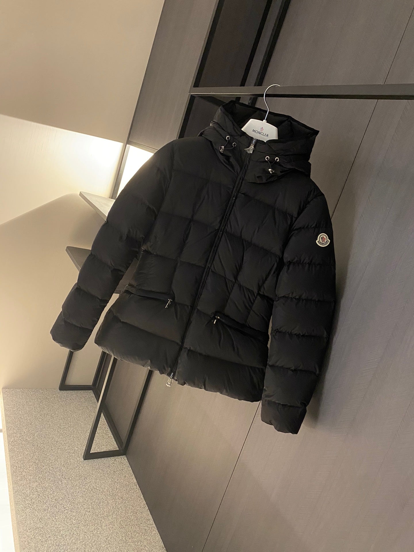 Women's Moncler Avoce Slim-Fit Down Jacket - Stylish & Weatherproof