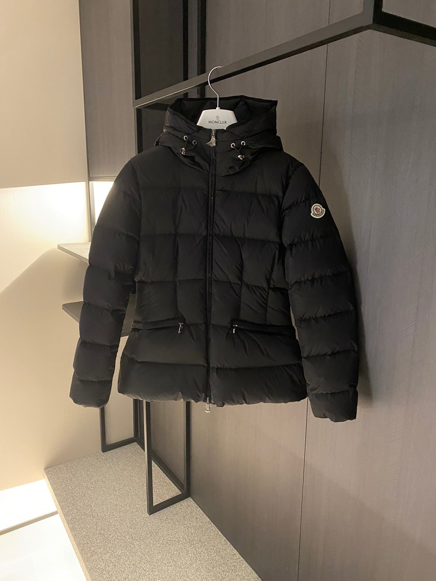Women's Moncler Avoce Slim-Fit Down Jacket - Stylish & Weatherproof