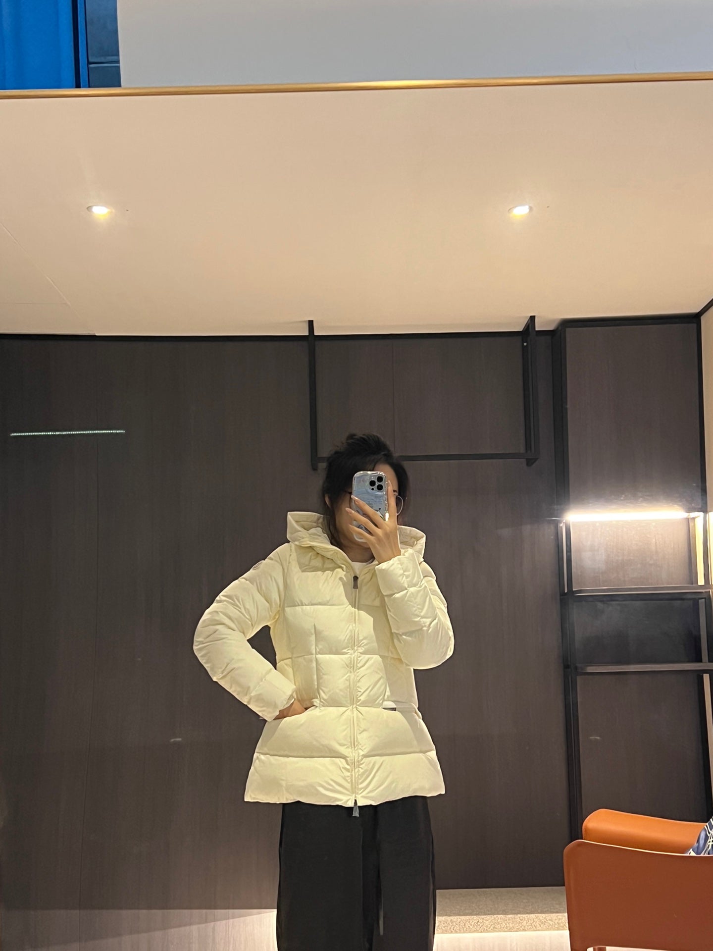 Women's Avoce Slim-Fit Down Jacket - Fashionable & Weatherproof