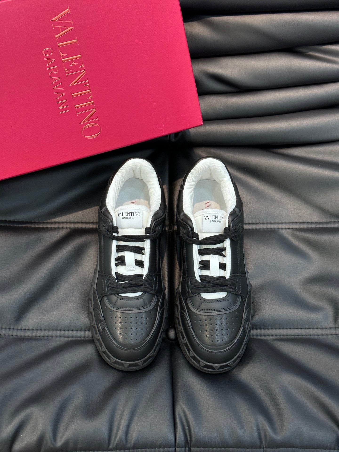 Valentin Warren Low-Top Calfskin Sneakers - High-End Style