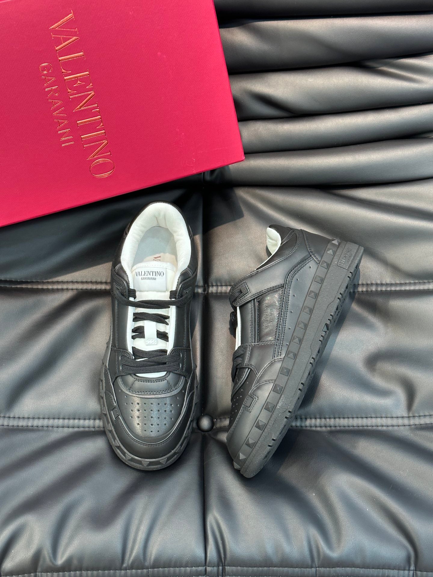 Valentin Warren Low-Top Calfskin Sneakers - High-End Style