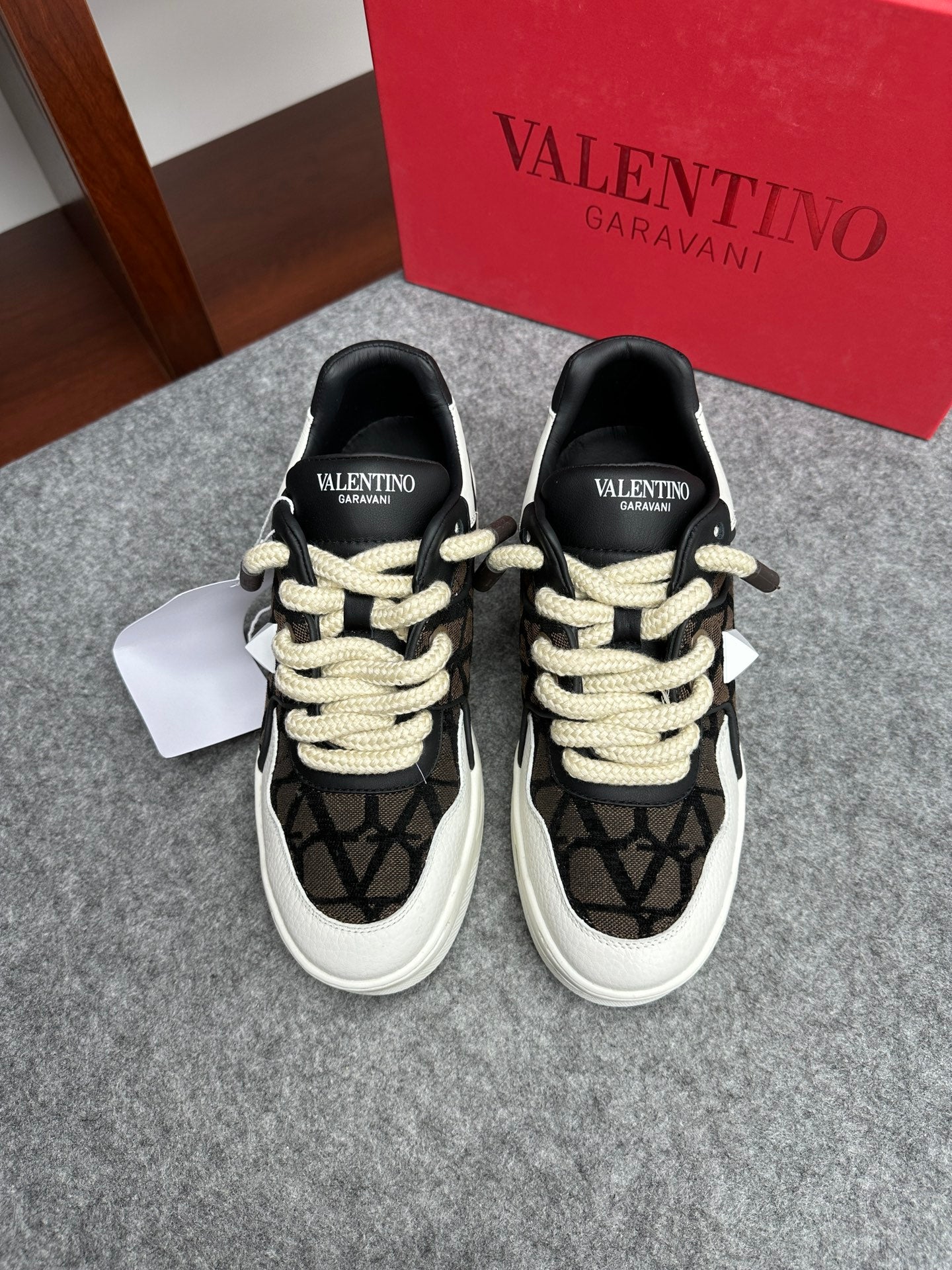 Valentino Garavani ONE STUD Low-Top Sneakers in Calfskin and Jacquard