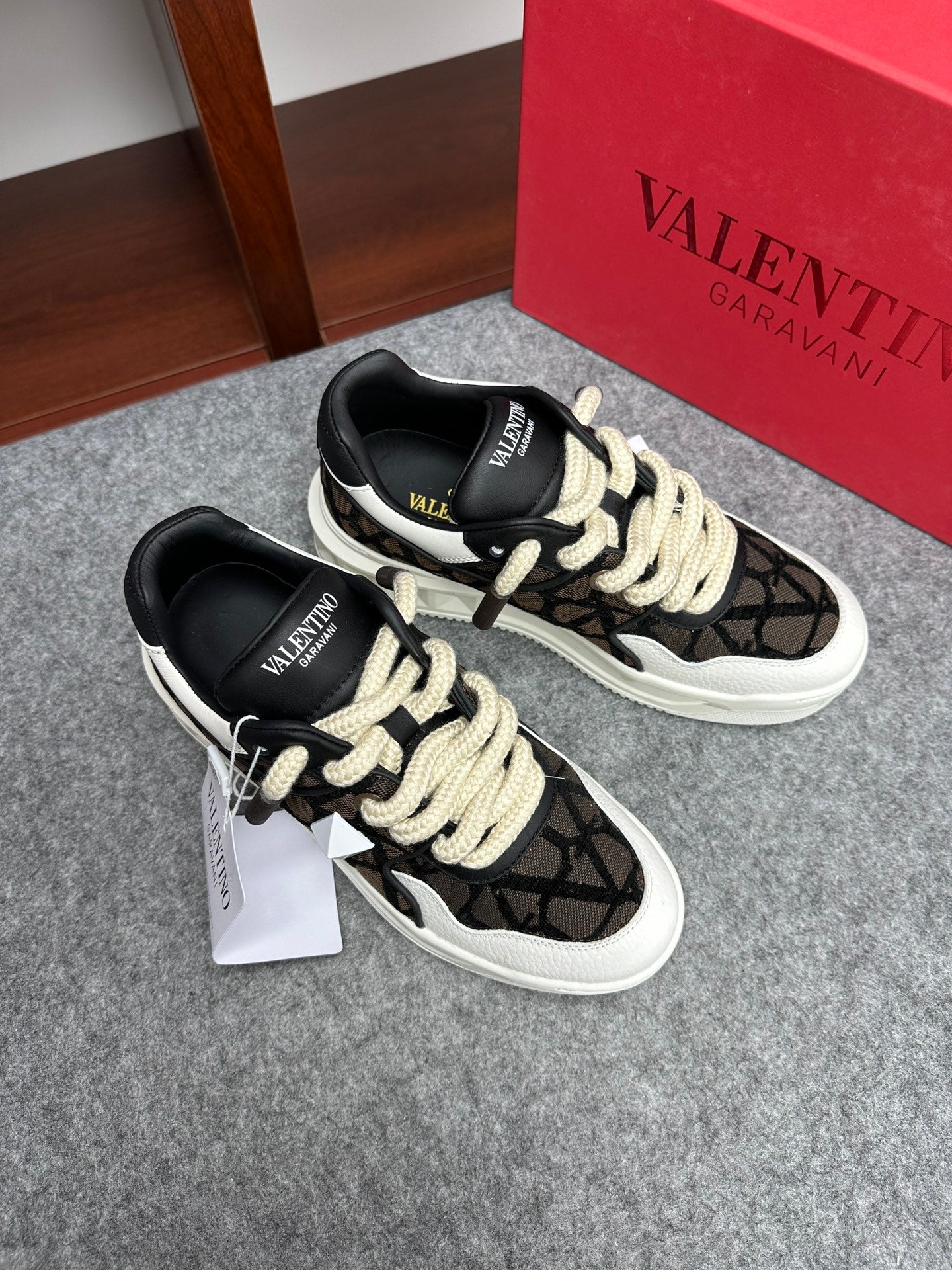 Valentino Garavani ONE STUD Low-Top Sneakers in Calfskin and Jacquard