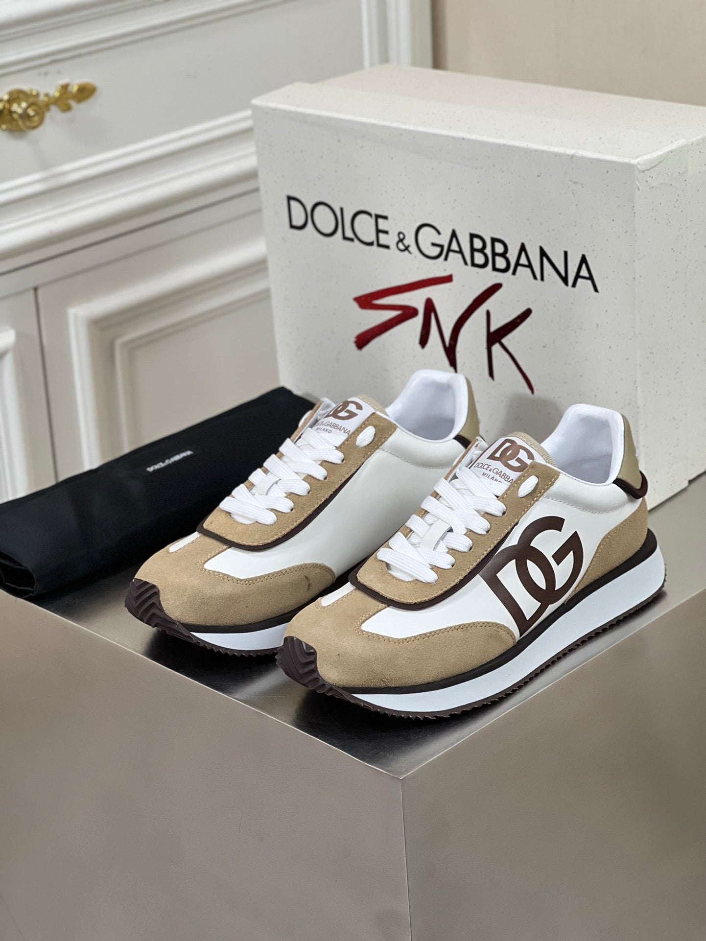 Dolce & Gabbana Men's Leather Casual Sneakers â€“ 2024 Spring Collection