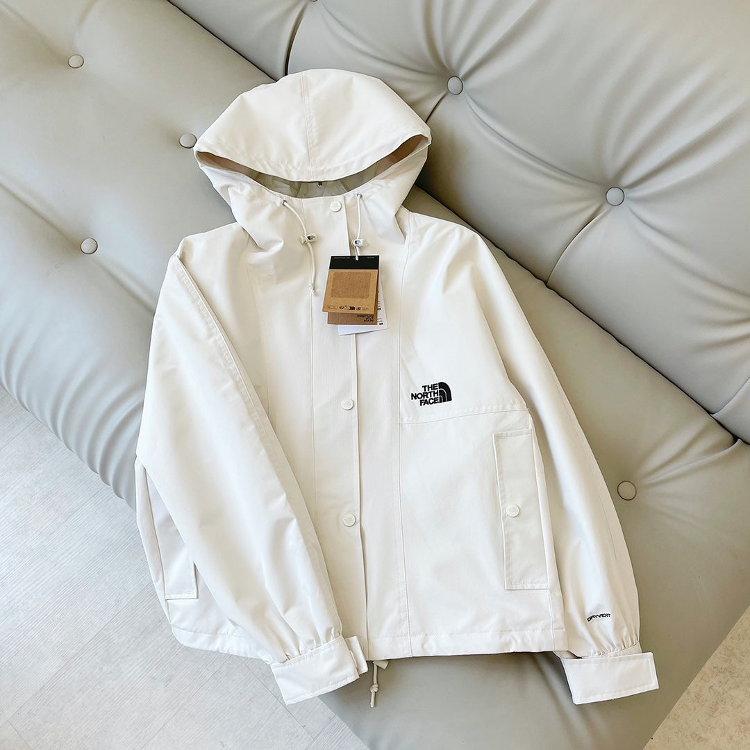Women's The North Face Windproof Waterproof Jacket for Spring and Summer Hiking