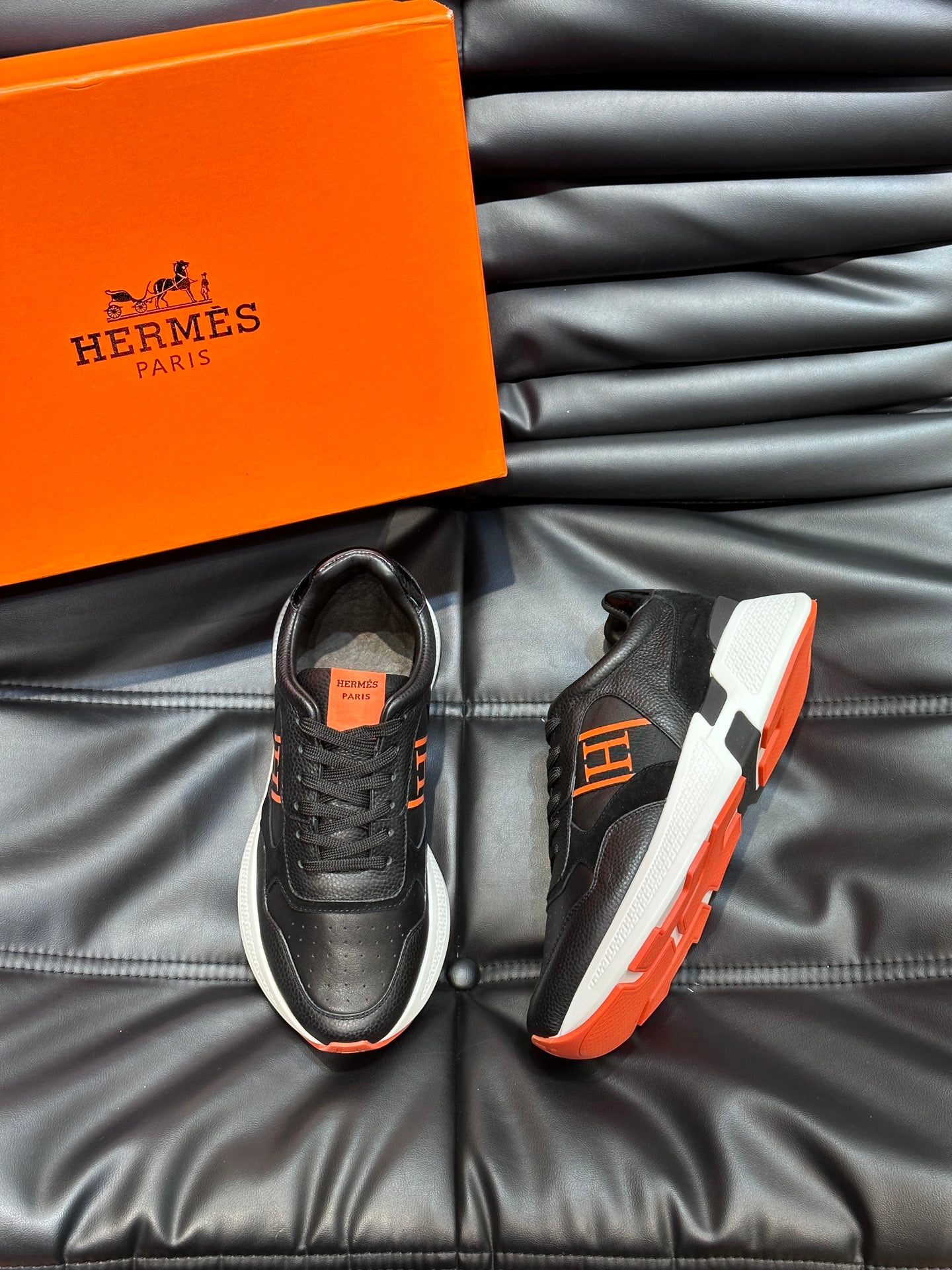 HERMES Hugo Thick-Soled Men's Sneakers - Premium Leather & Breathable Mesh