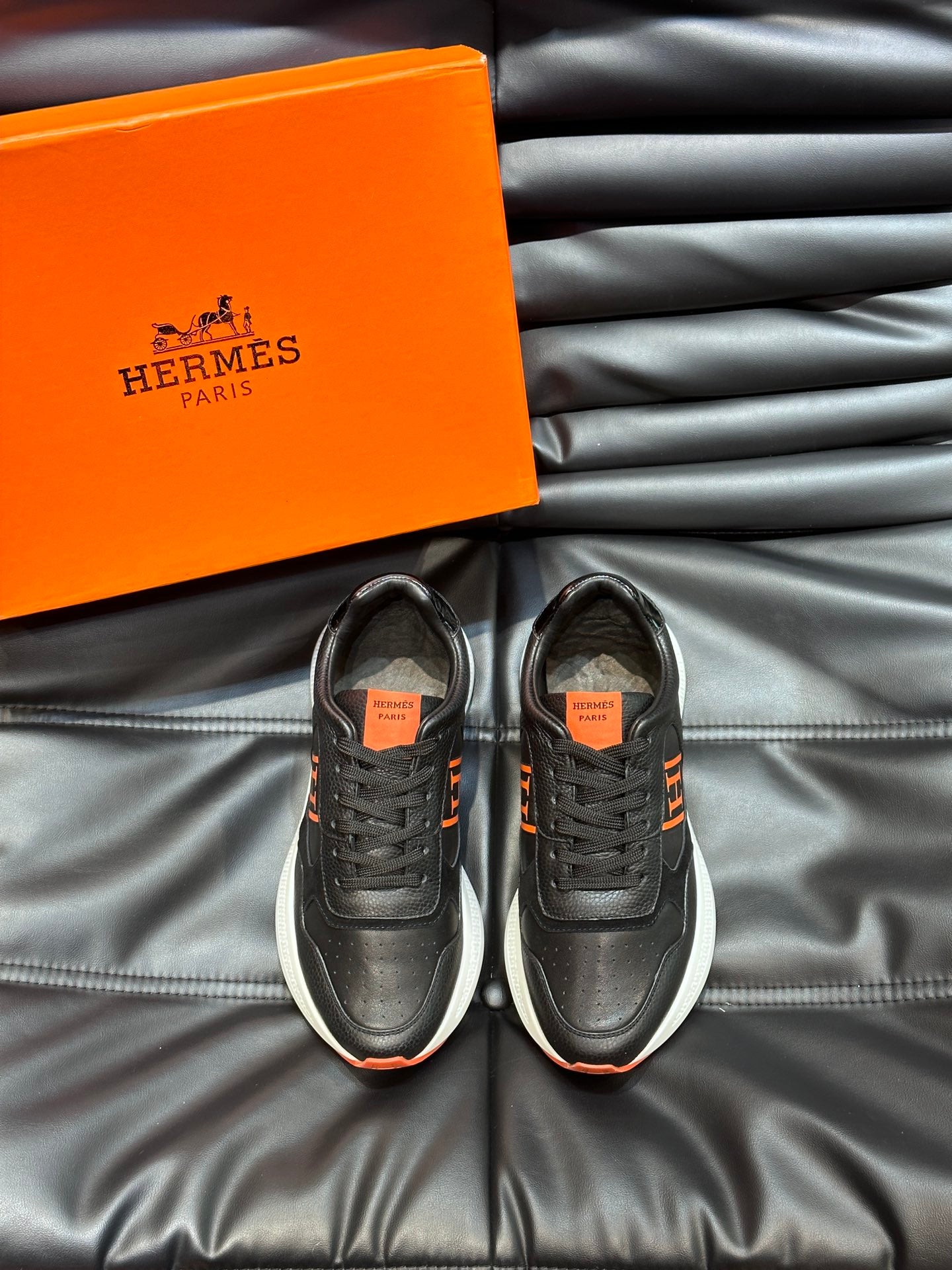 HERMES Hugo Thick-Soled Men's Sneakers - Premium Leather & Breathable Mesh