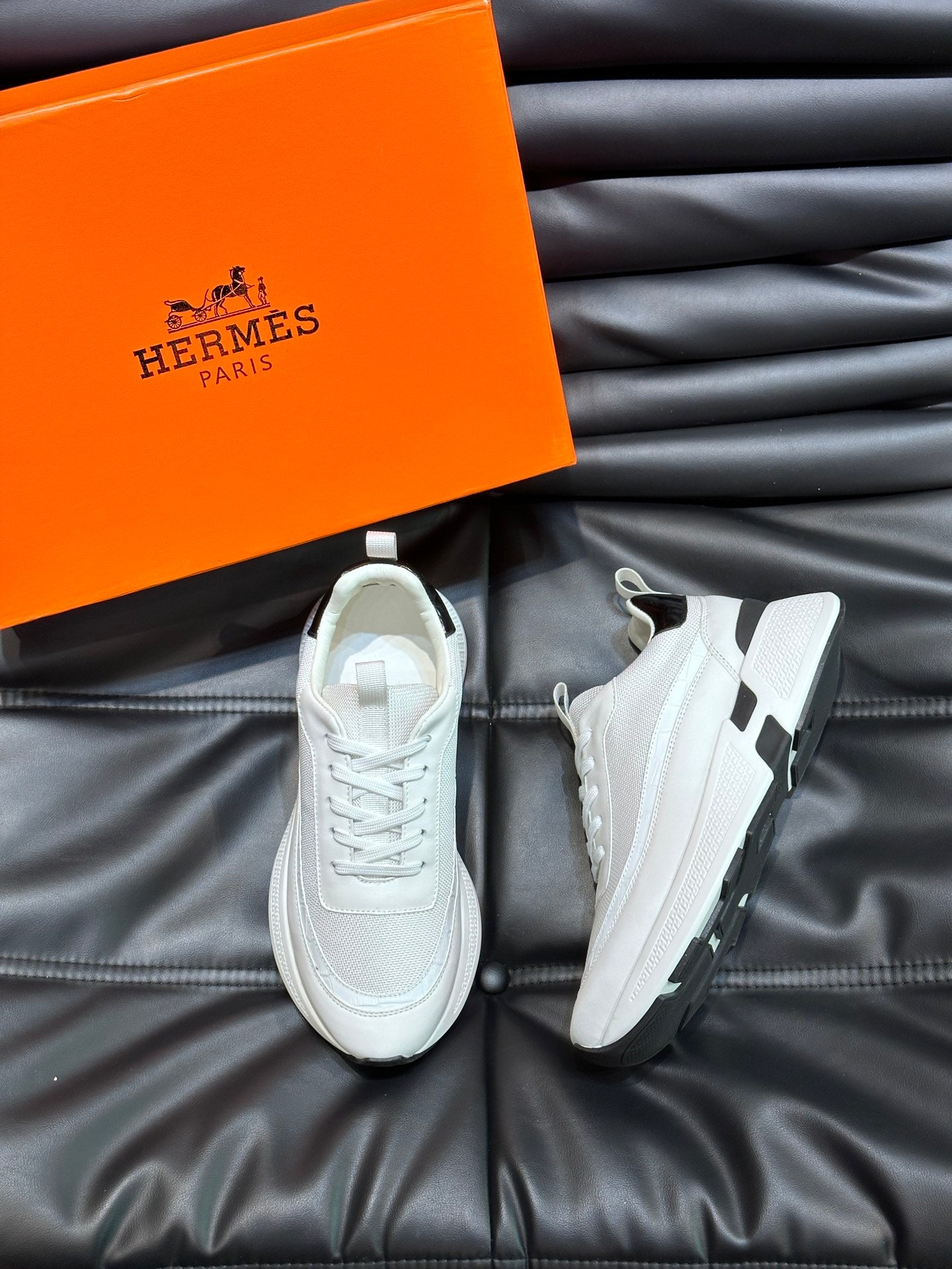 HermÃ¨s Hugo Men's Thick-Soled Sneakers - Contemporary Style & Comfort