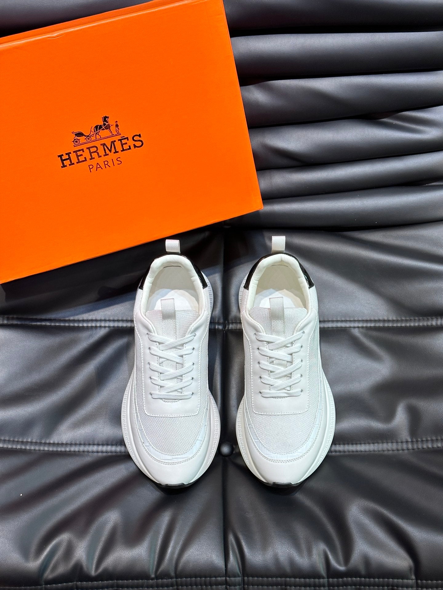 HermÃ¨s Hugo Men's Thick-Soled Sneakers - Contemporary Style & Comfort