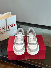 Men's Low-Cut Calfskin Sneakers with Rivet Details