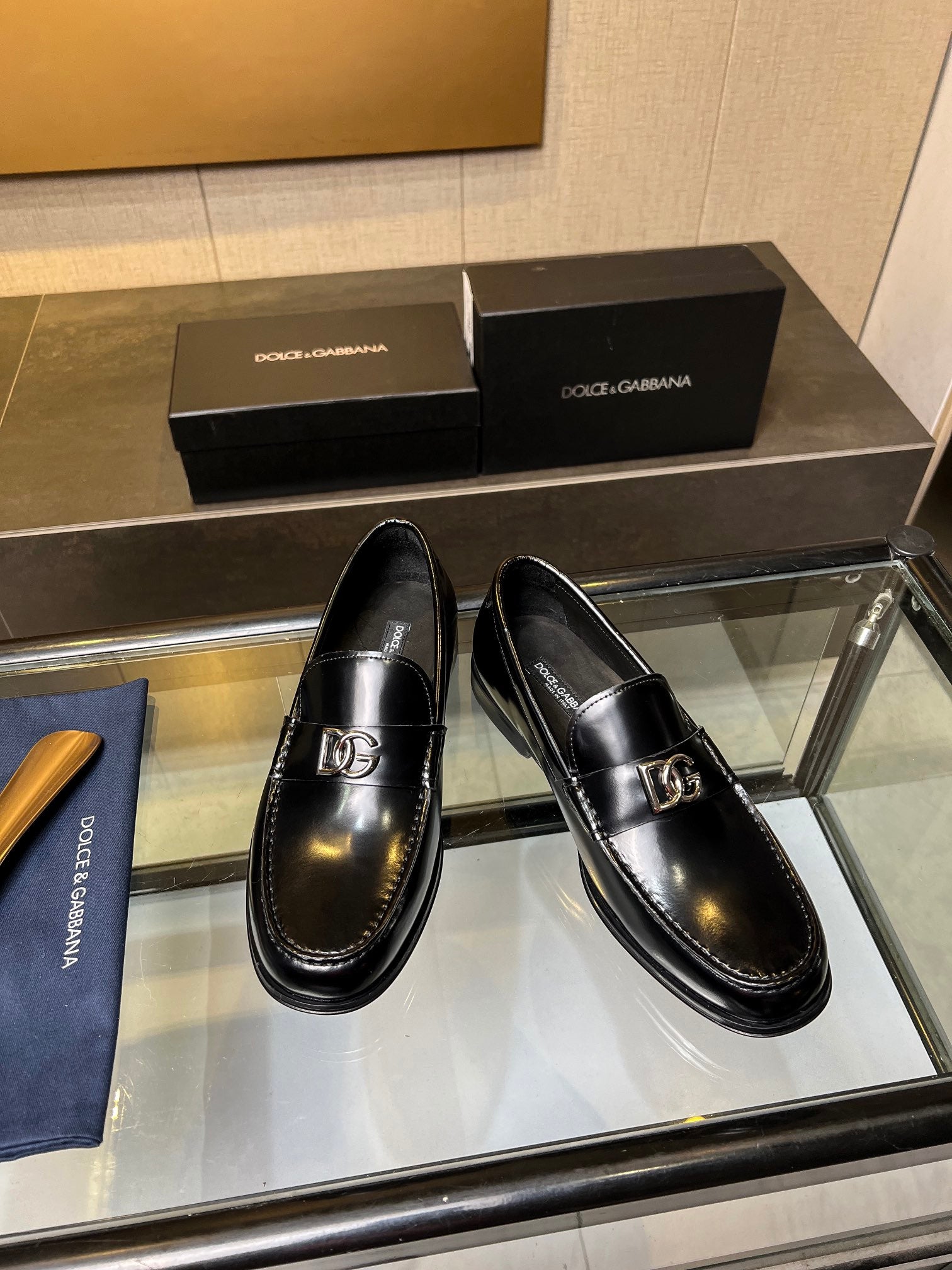 Dolce&Gabbana Men's Cowhide Leather Loafers - Premium Casual Business Shoes